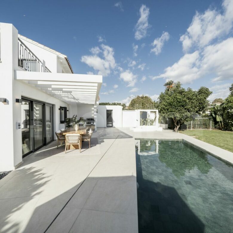 FOR SALE 🏡 Fully Renovated Beachside Villa – Cortijo Blanco / Lindavista, San Pedro