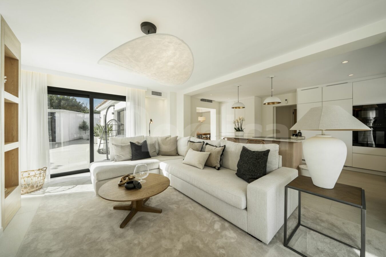 FOR SALE 🏡 Fully Renovated Beachside Villa – Cortijo Blanco / Lindavista, San Pedro