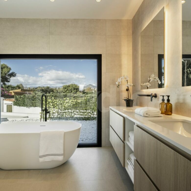 FOR SALE 🏡 Fully Renovated Beachside Villa – Cortijo Blanco / Lindavista, San Pedro