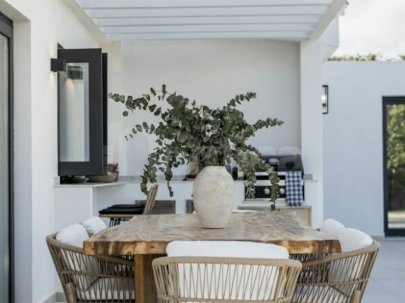 FOR SALE 🏡 Fully Renovated Beachside Villa – Cortijo Blanco / Lindavista, San Pedro