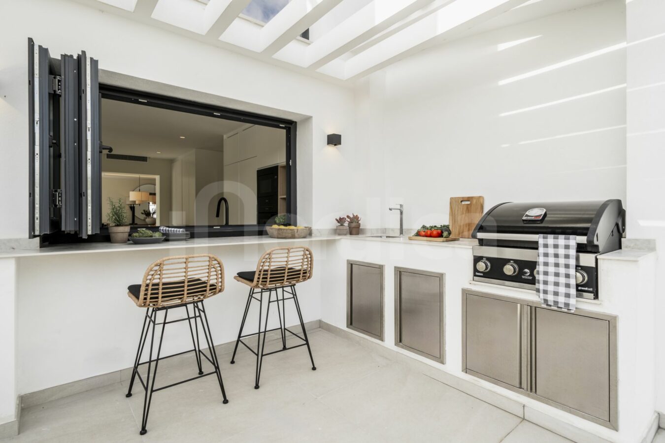 FOR SALE 🏡 Fully Renovated Beachside Villa – Cortijo Blanco / Lindavista, San Pedro