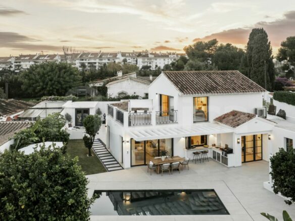 FOR SALE 🏡 Fully Renovated Beachside Villa – Cortijo Blanco / Lindavista, San Pedro