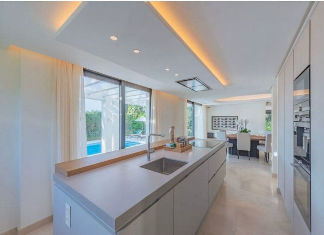 Modern villa with pool and rooftop terrace Golden Mile Marbella