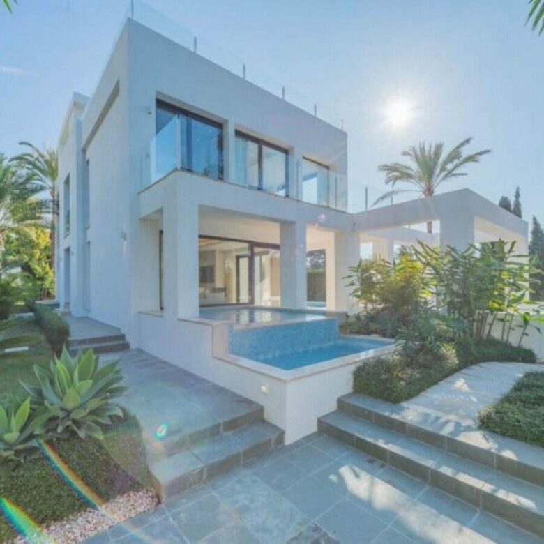 Modern villa with pool and rooftop terrace Golden Mile Marbella