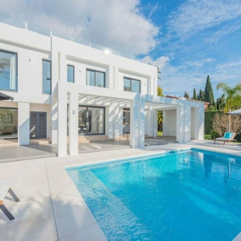 Modern villa with pool and rooftop terrace Golden Mile Marbella