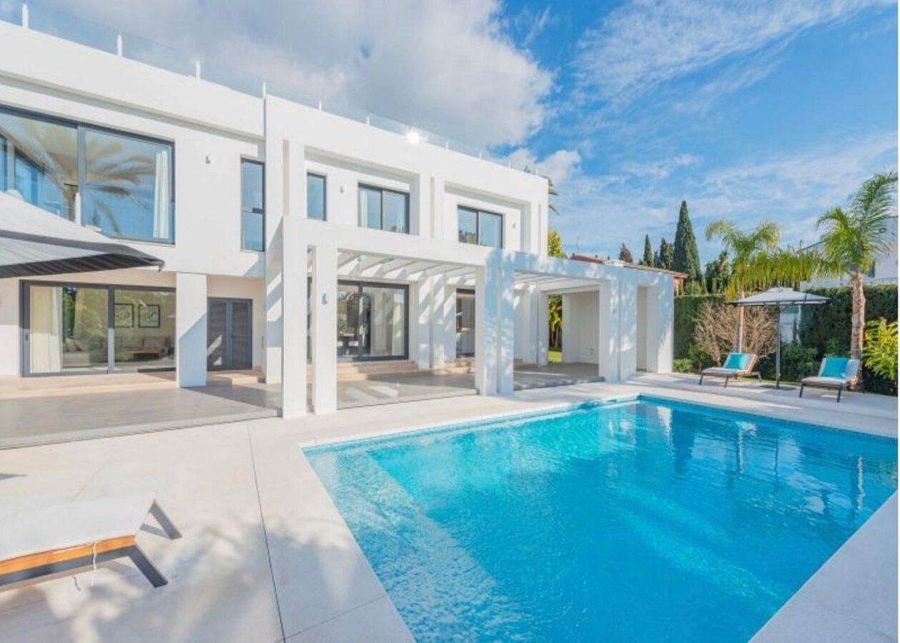 Modern villa with pool and rooftop terrace Golden Mile Marbella
