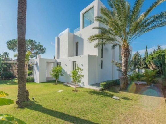 Modern villa with pool and rooftop terrace Golden Mile Marbella