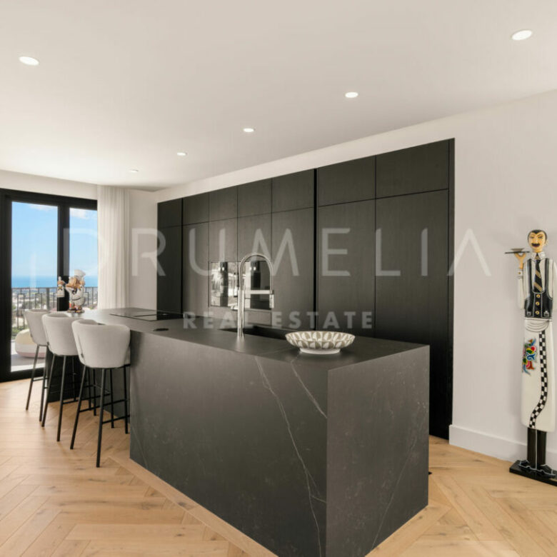 FOR SALE 🏡 Fully Renovated Hillside Villa with Panoramic Sea & Mountain Views – Monte Halcones, Benahavís