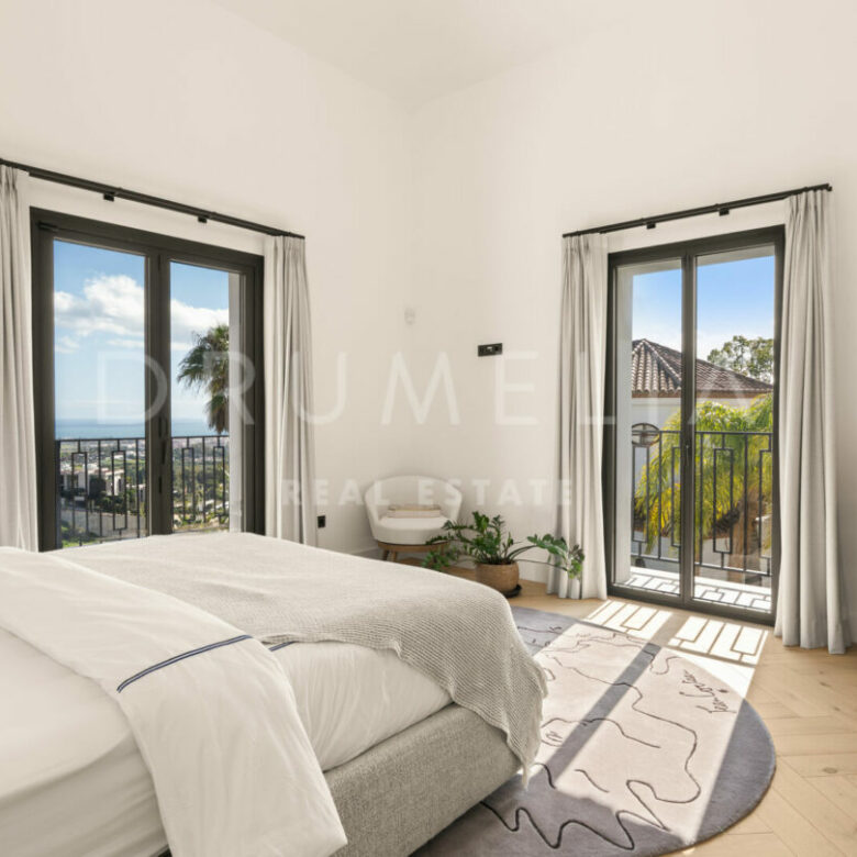 FOR SALE 🏡 Fully Renovated Hillside Villa with Panoramic Sea & Mountain Views – Monte Halcones, Benahavís