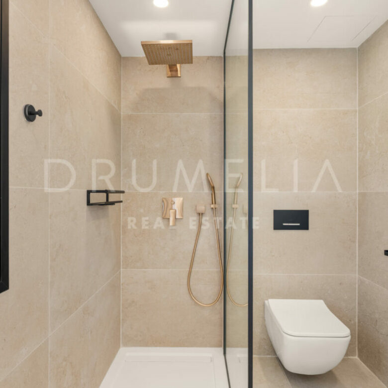 FOR SALE 🏡 Fully Renovated Hillside Villa with Panoramic Sea & Mountain Views – Monte Halcones, Benahavís