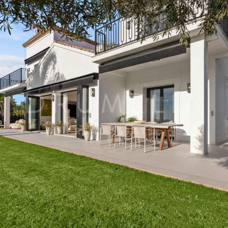 FOR SALE 🏡 Fully Renovated Hillside Villa with Panoramic Sea & Mountain Views – Monte Halcones, Benahavís