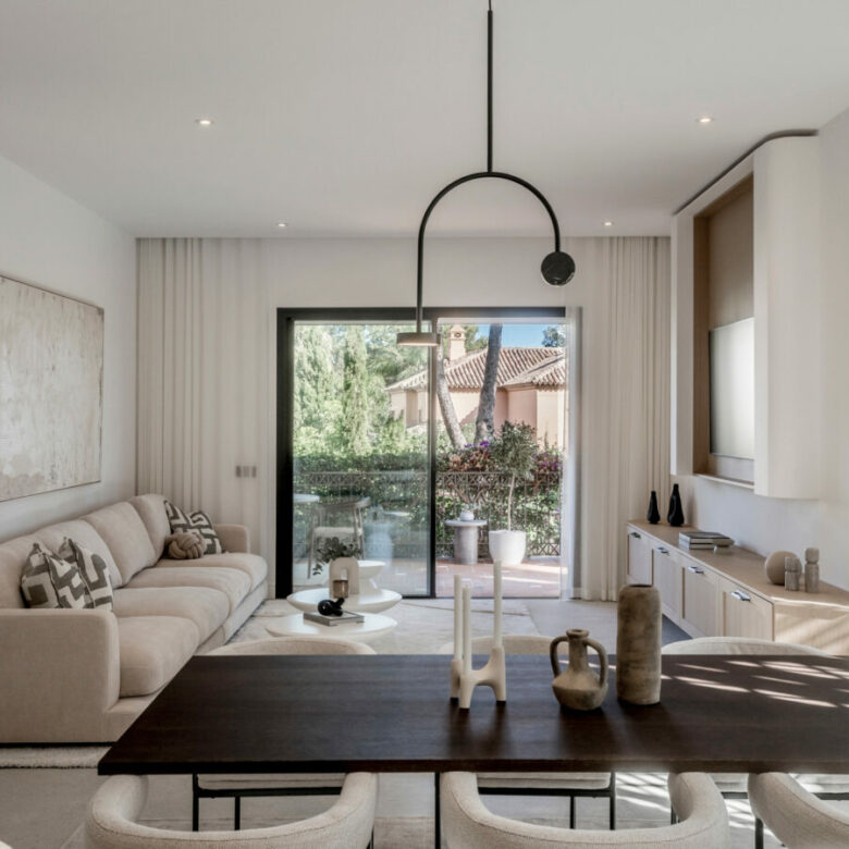 FOR SALE 🌟🏢 Renovated Ground-Floor Apartment with Sea Views🇪🇸 Altos Reales, Sierra Blanca, Marbella 🇪🇸