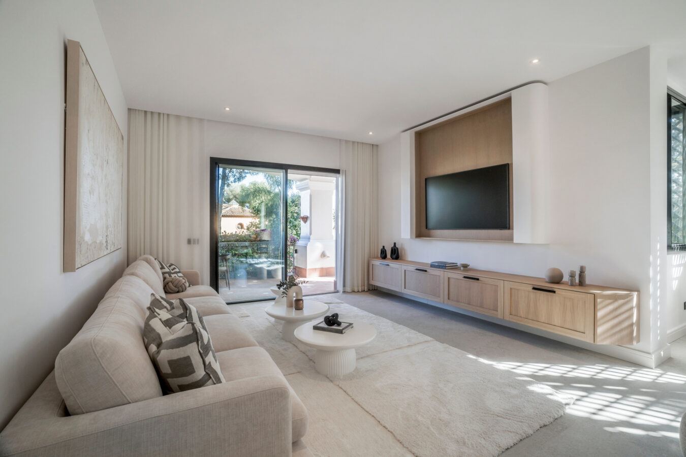 FOR SALE 🌟🏢 Renovated Ground-Floor Apartment with Sea Views🇪🇸 Altos Reales, Sierra Blanca, Marbella 🇪🇸