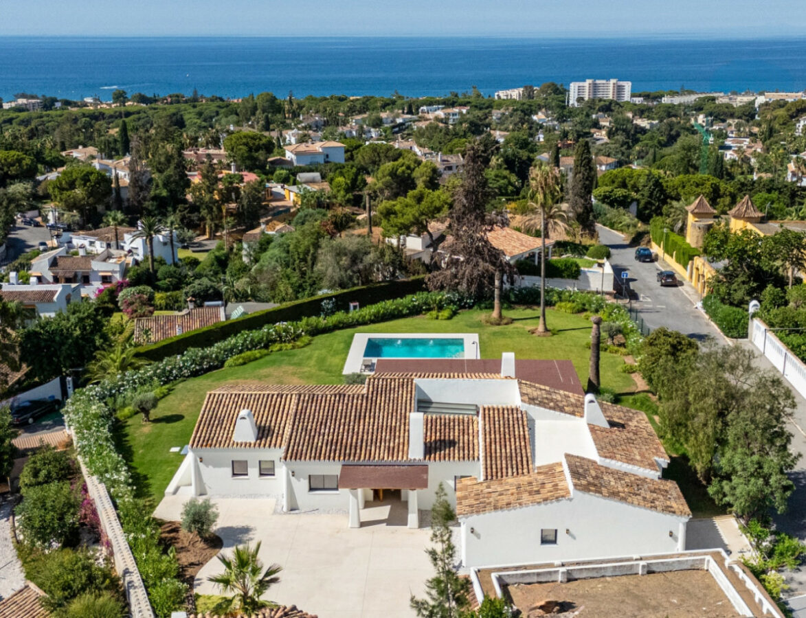 FOR SALE 🌟🏡 Single-Level Luxury Villa in El Rosario🇪🇸 Marbella East, Costa del Sol 🇪🇸