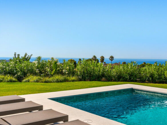 FOR SALE 🌟🏡 Single-Level Luxury Villa in El Rosario🇪🇸 Marbella East, Costa del Sol 🇪🇸