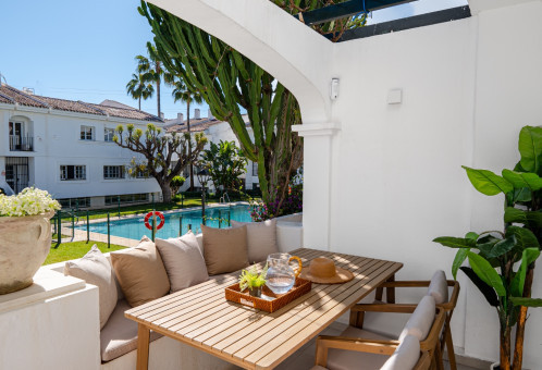 FOR SALE 🌟🏡 Refurbished Frontline Golf Townhouse with Rental Potential🇪🇸 Nueva Andalucía, Marbella 🇪🇸