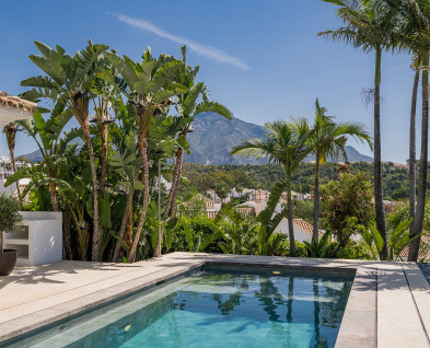FOR SALE 🌟🏡 Fully Renovated Bellevue Villa with La Concha Views🇪🇸 Nueva Andalucia, Marbella 🇪🇸