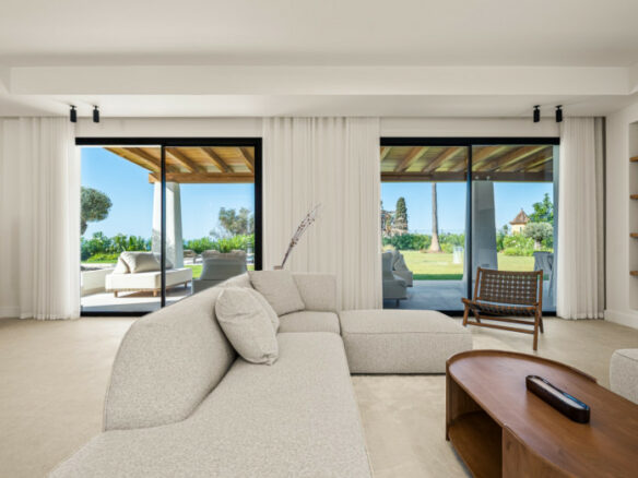FOR SALE 🌟🏡 Single-Level Luxury Villa in El Rosario🇪🇸 Marbella East, Costa del Sol 🇪🇸