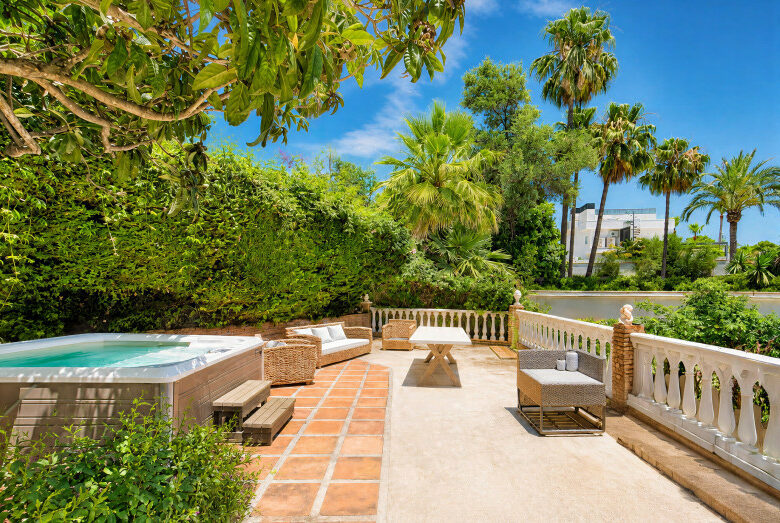 FOR SALE 🌟🏡 Renovated Family Villa in El Rosario🇪🇸 Marbella East, Costa del Sol 🇪🇸