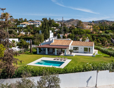 FOR SALE 🌟🏡 Single-Level Luxury Villa in El Rosario🇪🇸 Marbella East, Costa del Sol 🇪🇸
