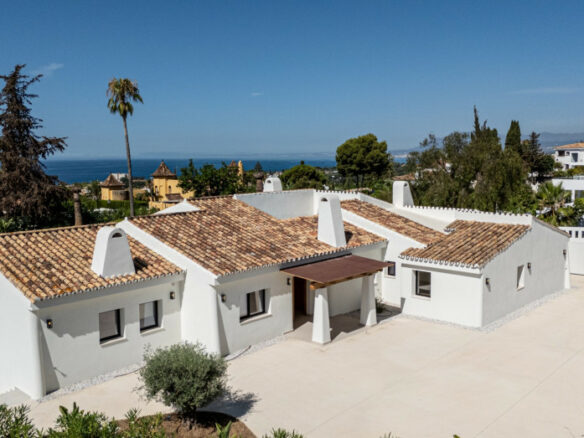 FOR SALE 🌟🏡 Single-Level Luxury Villa in El Rosario🇪🇸 Marbella East, Costa del Sol 🇪🇸