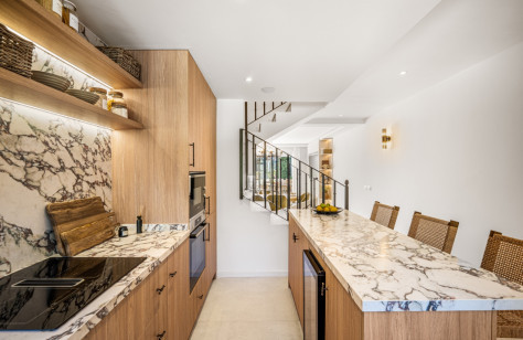 FOR SALE 🌟🏡 Refurbished Frontline Golf Townhouse with Rental Potential🇪🇸 Nueva Andalucía, Marbella 🇪🇸