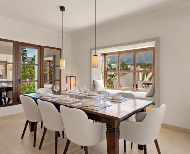 FOR SALE 🌟🏡 Fully Renovated Bellevue Villa with La Concha Views🇪🇸 Nueva Andalucia, Marbella 🇪🇸
