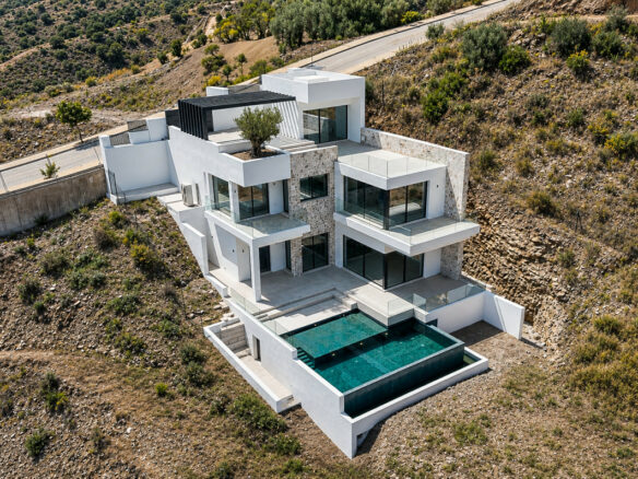 FOR SALE 🌟🏡 Contemporary Designer Villa in Elviria🇪🇸 Marbella East, Costa del Sol 🇪🇸