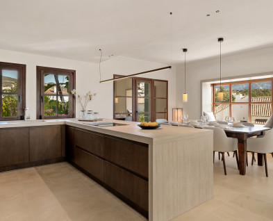 FOR SALE 🌟🏡 Fully Renovated Bellevue Villa with La Concha Views🇪🇸 Nueva Andalucia, Marbella 🇪🇸
