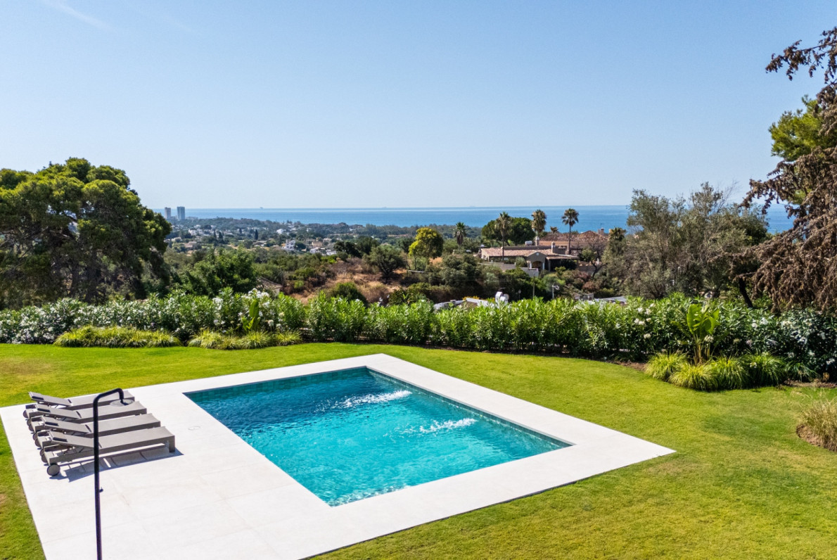 FOR SALE 🌟🏡 Single-Level Luxury Villa in El Rosario🇪🇸 Marbella East, Costa del Sol 🇪🇸