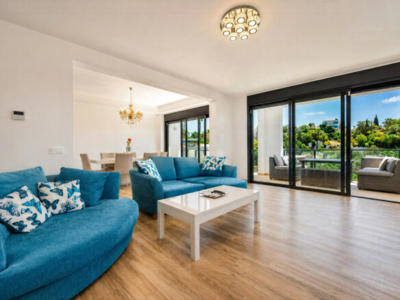 FOR SALE 🌟🏡 Renovated Family Villa in El Rosario🇪🇸 Marbella East, Costa del Sol 🇪🇸