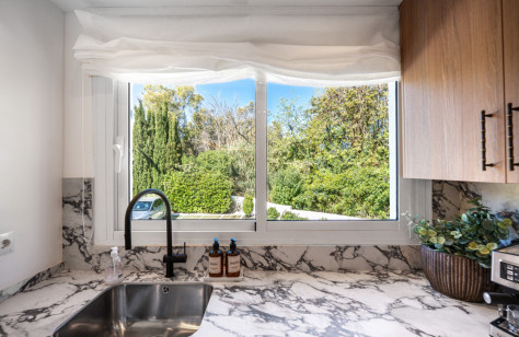 FOR SALE 🌟🏡 Refurbished Frontline Golf Townhouse with Rental Potential🇪🇸 Nueva Andalucía, Marbella 🇪🇸