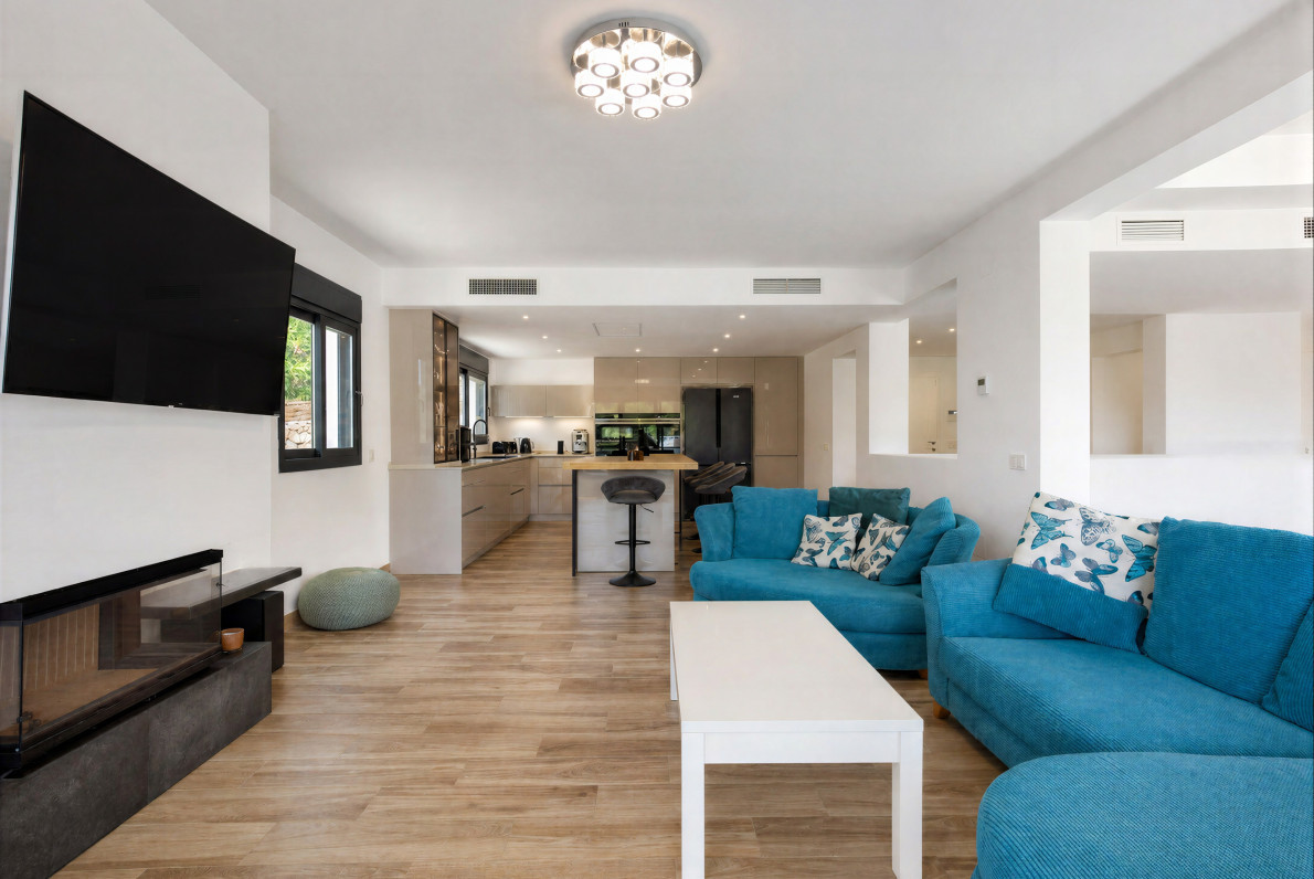 FOR SALE 🌟🏡 Renovated Family Villa in El Rosario🇪🇸 Marbella East, Costa del Sol 🇪🇸
