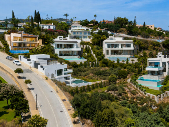 FOR SALE 🌟🏡 Contemporary Designer Villa in Elviria🇪🇸 Marbella East, Costa del Sol 🇪🇸