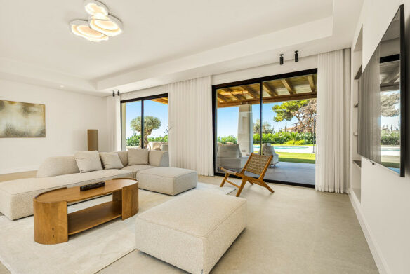 FOR SALE 🌟🏡 Single-Level Luxury Villa in El Rosario🇪🇸 Marbella East, Costa del Sol 🇪🇸