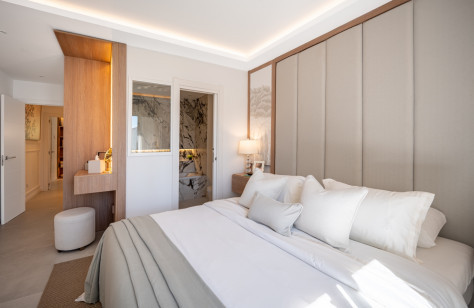 FOR SALE 🌟🏡 Refurbished Frontline Golf Townhouse with Rental Potential🇪🇸 Nueva Andalucía, Marbella 🇪🇸