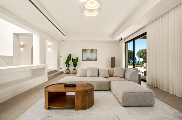 FOR SALE 🌟🏡 Single-Level Luxury Villa in El Rosario🇪🇸 Marbella East, Costa del Sol 🇪🇸
