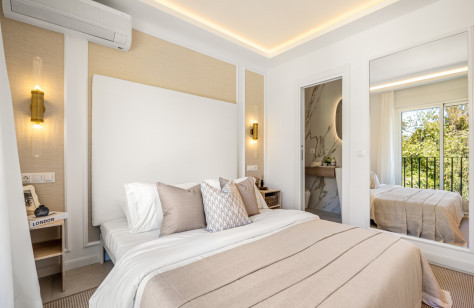FOR SALE 🌟🏡 Refurbished Frontline Golf Townhouse with Rental Potential🇪🇸 Nueva Andalucía, Marbella 🇪🇸