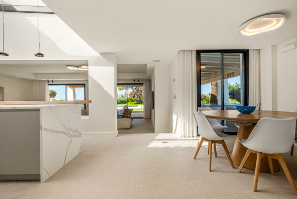 FOR SALE 🌟🏡 Single-Level Luxury Villa in El Rosario🇪🇸 Marbella East, Costa del Sol 🇪🇸