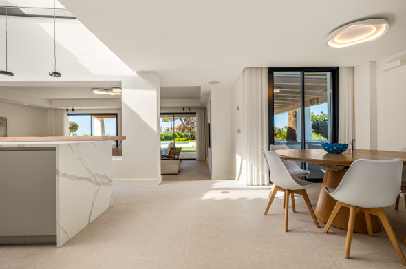 FOR SALE 🌟🏡 Single-Level Luxury Villa in El Rosario🇪🇸 Marbella East, Costa del Sol 🇪🇸
