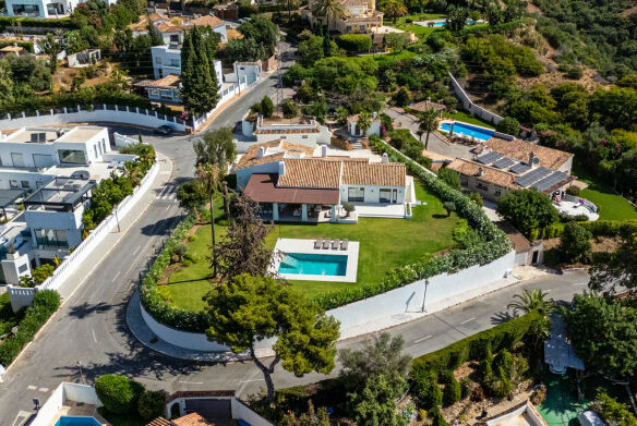 FOR SALE 🌟🏡 Single-Level Luxury Villa in El Rosario🇪🇸 Marbella East, Costa del Sol 🇪🇸