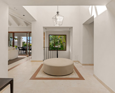 FOR SALE 🌟🏡 Fully Renovated Bellevue Villa with La Concha Views🇪🇸 Nueva Andalucia, Marbella 🇪🇸