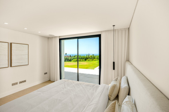 FOR SALE 🌟🏡 Single-Level Luxury Villa in El Rosario🇪🇸 Marbella East, Costa del Sol 🇪🇸