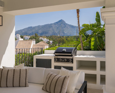 FOR SALE 🌟🏡 Fully Renovated Bellevue Villa with La Concha Views🇪🇸 Nueva Andalucia, Marbella 🇪🇸
