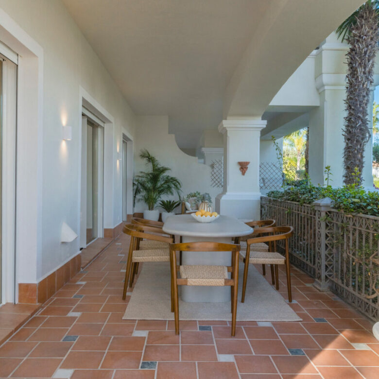 FOR SALE 🌟🏢 Renovated Ground-Floor Apartment with Sea Views🇪🇸 Altos Reales, Sierra Blanca, Marbella 🇪🇸