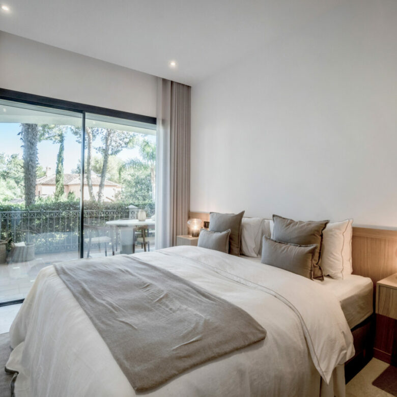 FOR SALE 🌟🏢 Renovated Ground-Floor Apartment with Sea Views🇪🇸 Altos Reales, Sierra Blanca, Marbella 🇪🇸