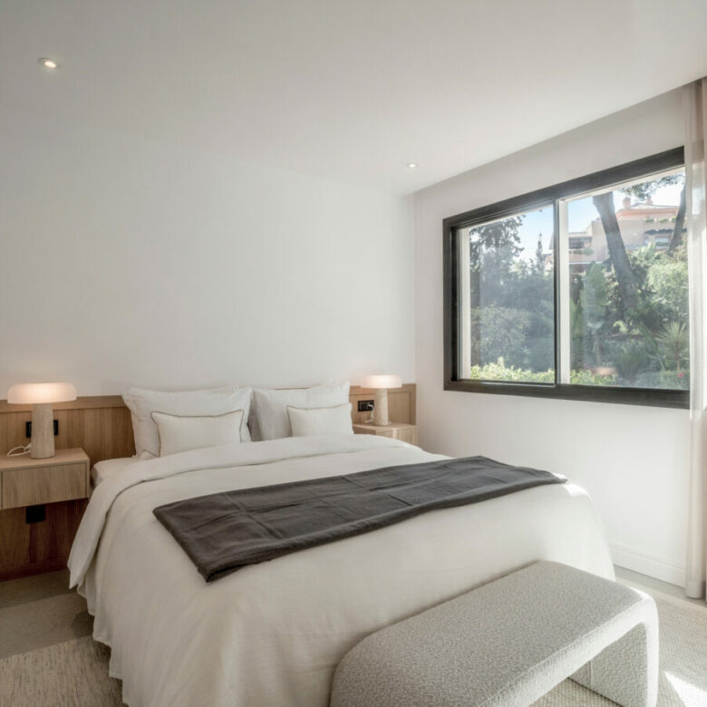 FOR SALE 🌟🏢 Renovated Ground-Floor Apartment with Sea Views🇪🇸 Altos Reales, Sierra Blanca, Marbella 🇪🇸
