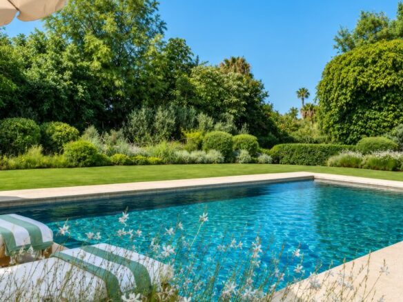 FOR SALE 🌟🏡 Single-Level Garden Villa in La Cerquilla🇪🇸 Nueva Andalucía, Marbella 🇪🇸