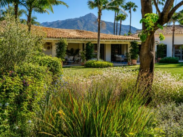 FOR SALE 🌟🏡 Single-Level Garden Villa in La Cerquilla🇪🇸 Nueva Andalucía, Marbella 🇪🇸