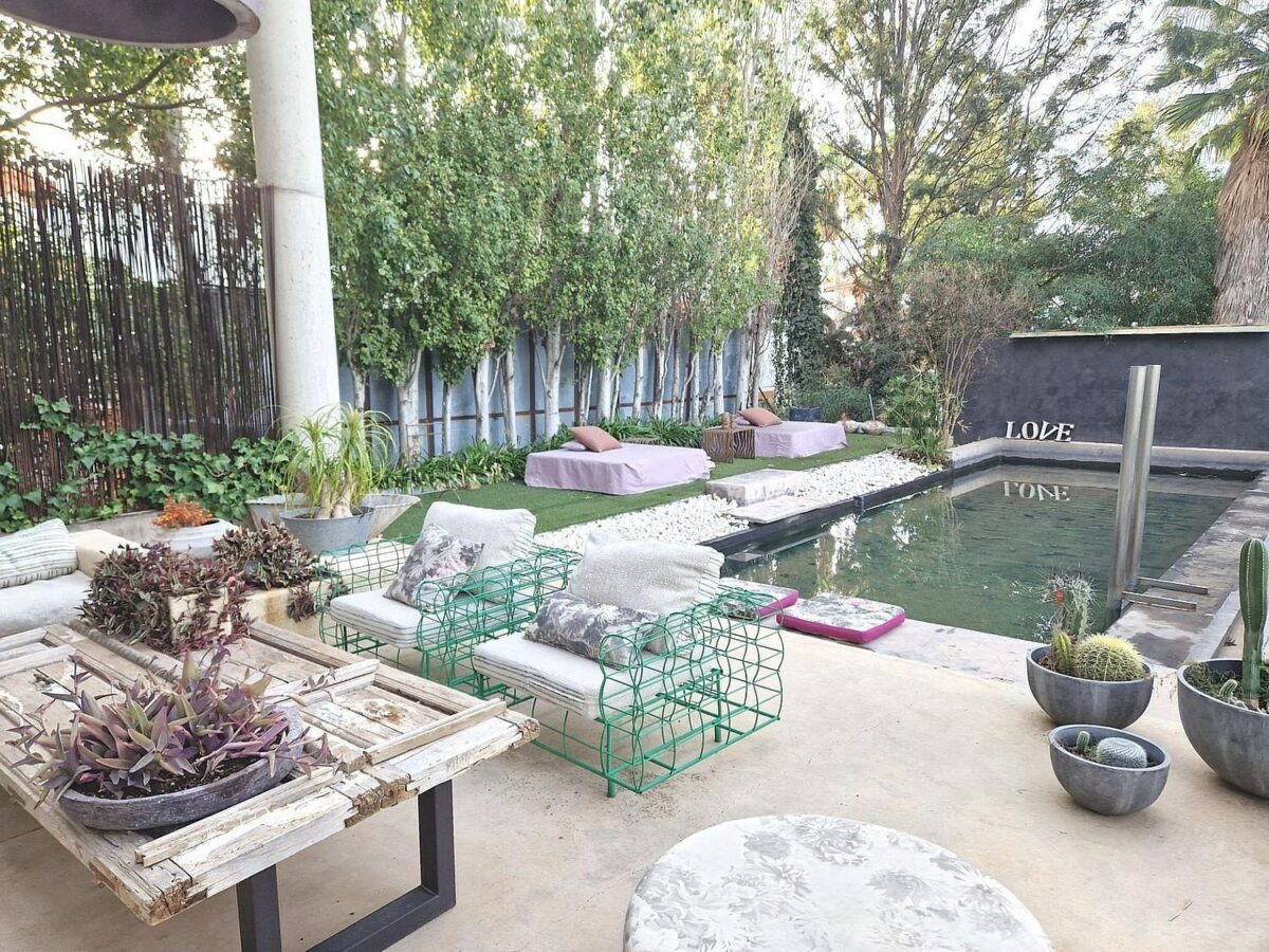 Private villa on a 1800 m2 plot in a quiet cul-de-sac Atalaya New Golden Mile